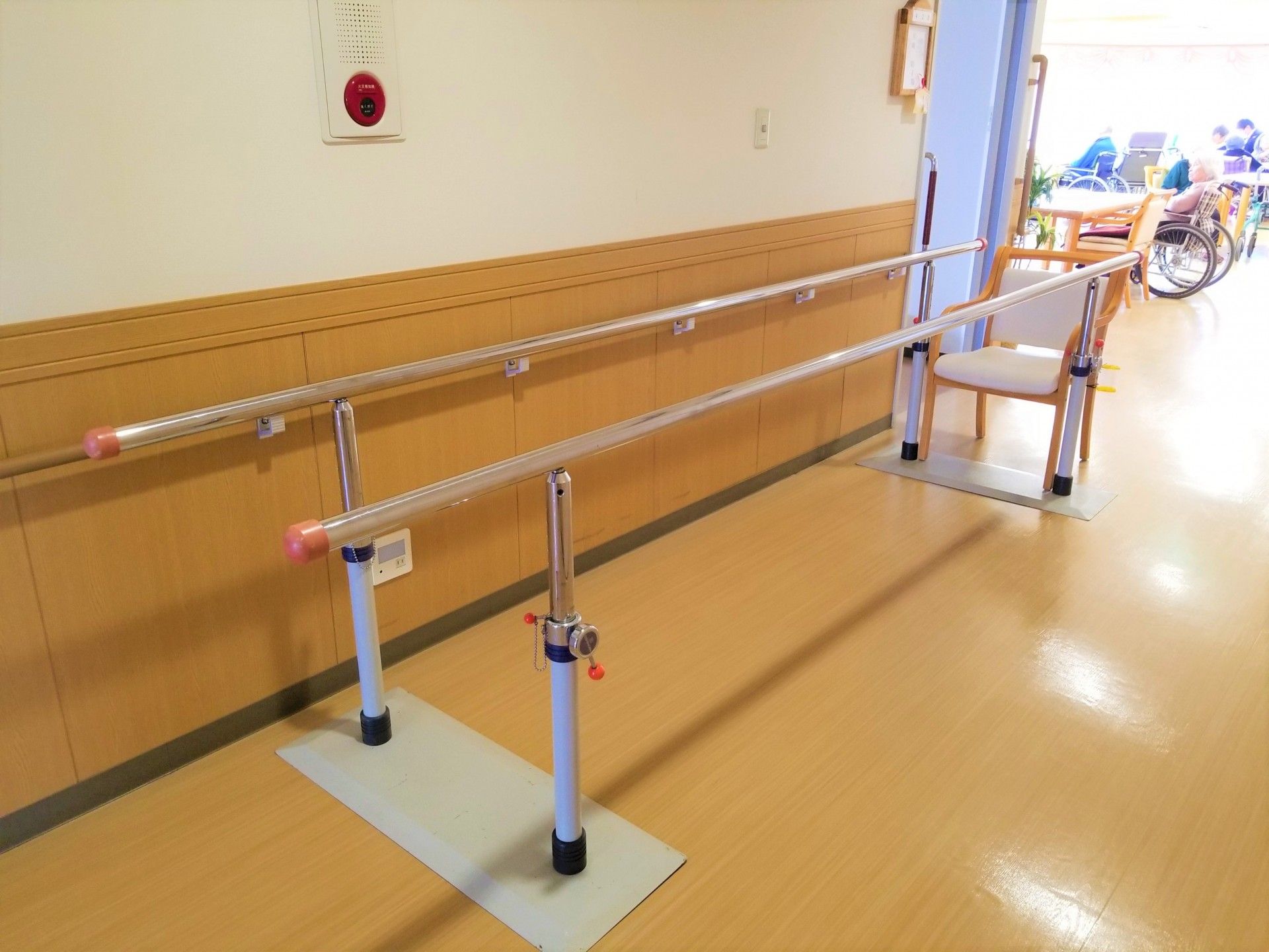 手すり付きの廊下