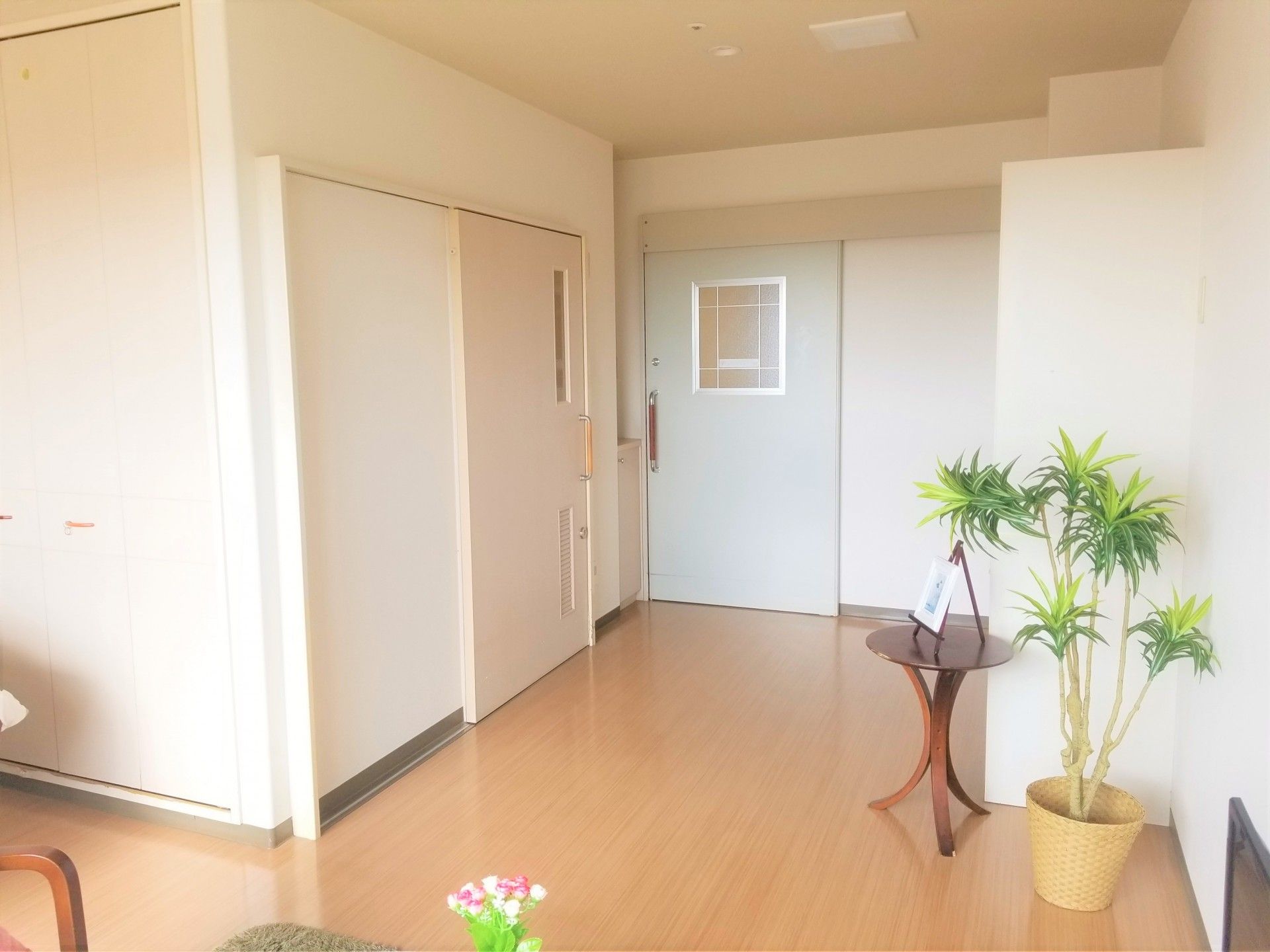 明るい廊下の一角