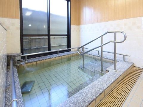 「杉戸ケアコミュニティそよ風」の大浴場。疲労した体を癒してくれる浴室になっている。