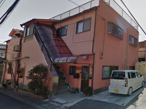 「グループホーム花物語あじさい」の外観。アットホームな雰囲気の施設。