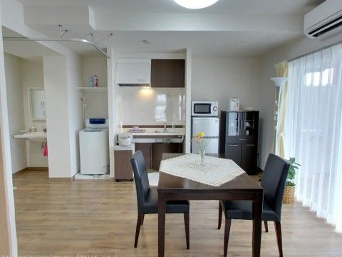 サービス付き高齢者向け住宅リハビリふくや高津館の居室。居室は全て完全個室制となっておりますので、毎日を安心してお過ごし出来ます。