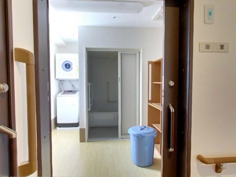 住宅型有料老人ホーム福寿よこはま栄の浴室。プライバシーをしっかりと守りながらご入浴が出来る、個浴室をご用意しております。