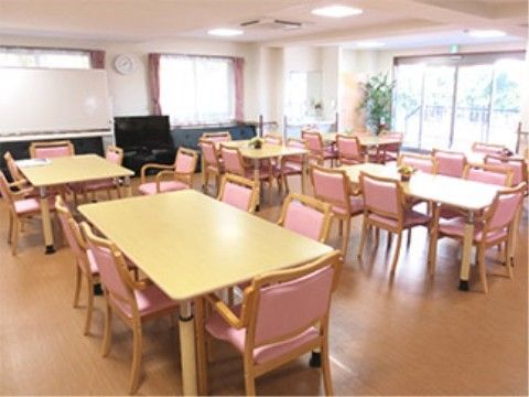 サービス付き高齢者向け住宅福寿はちおうじ美山の日常。沢山の入居者様と仲良くお過ごし出来るサービスをご用意しております。