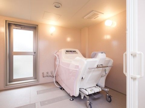 エイジ・ガーデン北加賀屋の機械浴室。充実した浴室環境となっております。ご負担の少ないご入浴が出来ます。