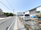 静かな住宅街にある施設外観
