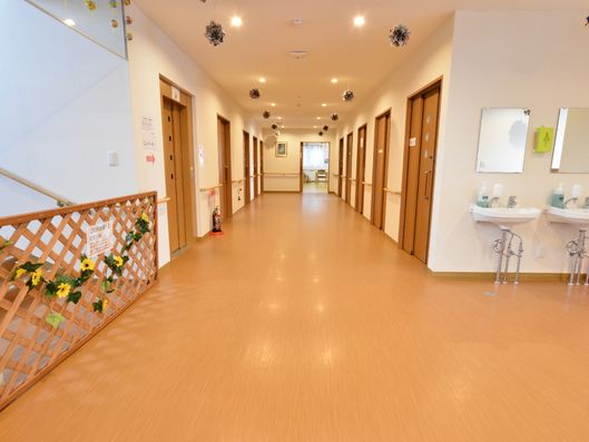 施設の廊下