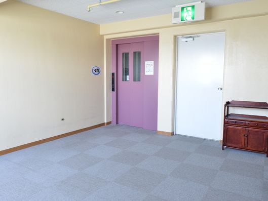 3階のエレベーター