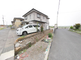 静かな住宅街の全景