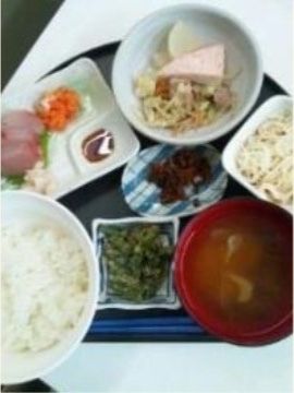 「ワールドステイ 堀込」のお食事。味付けも良し。栄養満点で食べやすいようになっている。
