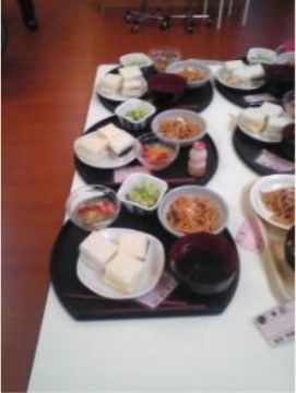 「ワールドステイ 堀込」のお食事２。不満のないよう、お食事には気を使っている。
