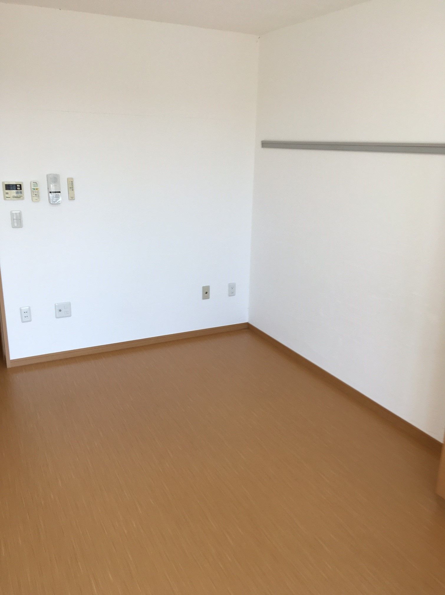 「ワールドステイ 高井 I・II」の居室。設備面でもご不満のないように、快適に暮らせる装備を準備した。