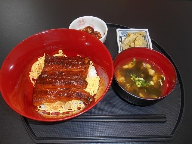 「ワールドステイ松村」のお食事３。丼物は、美味しいこと間違い無し。
