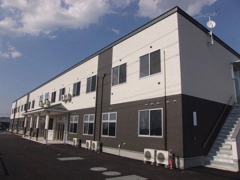 明るい外観の居宅風建物