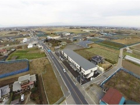 広々とした施設の外観