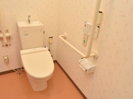 手すり付きトイレ