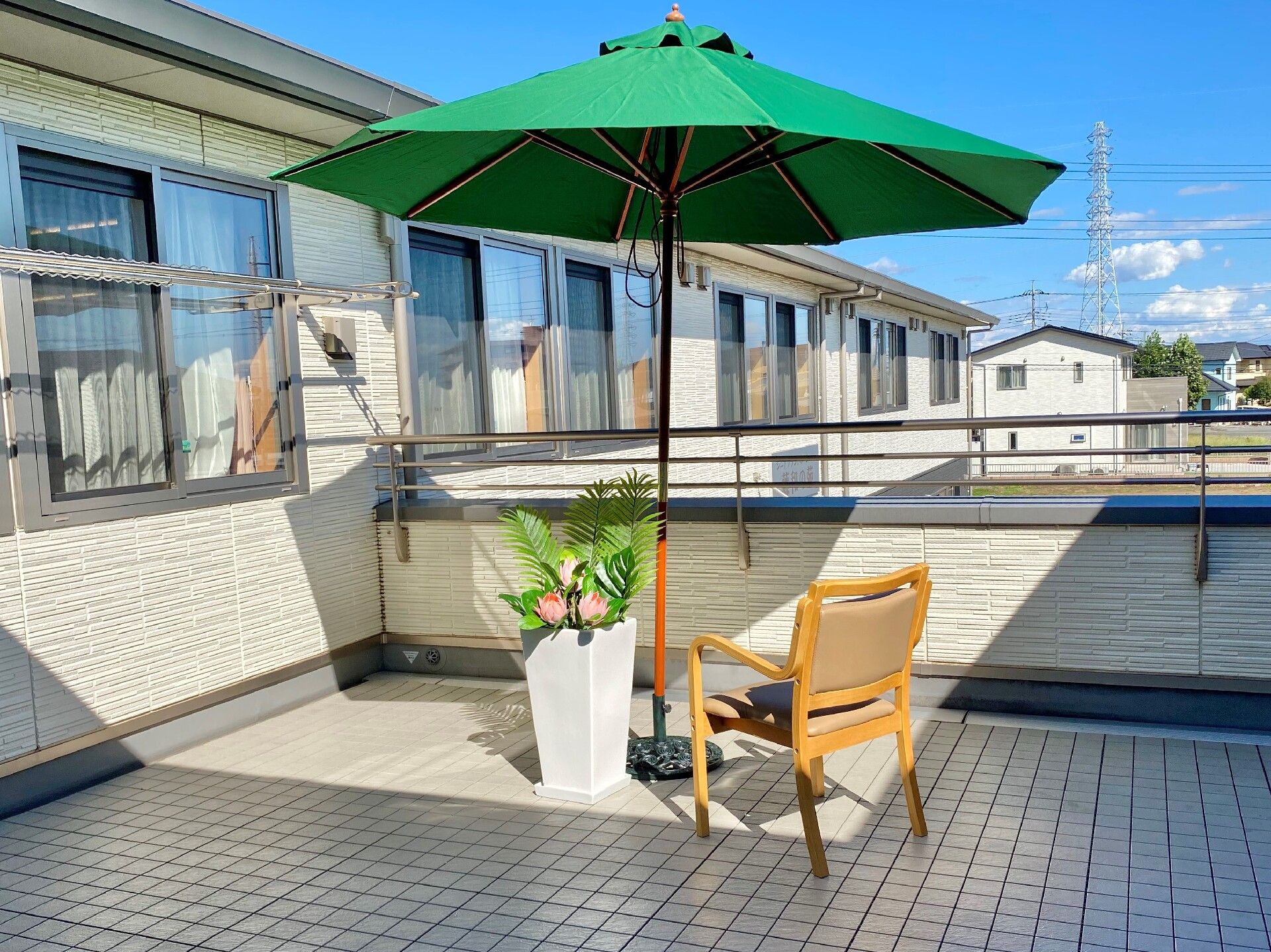 声かけの際にも、入居者の体調に気を遣っている。