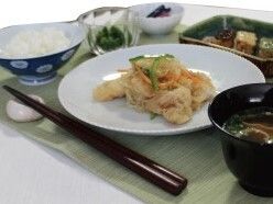 品数が多く、栄養バランスや彩りを考えて作られた食事