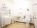 利用者がゆとりをもって用を足せるトイレである。足腰に不安がある高齢の方が利用できるような手すりや、車いすでそのまま利用できる広さがある。