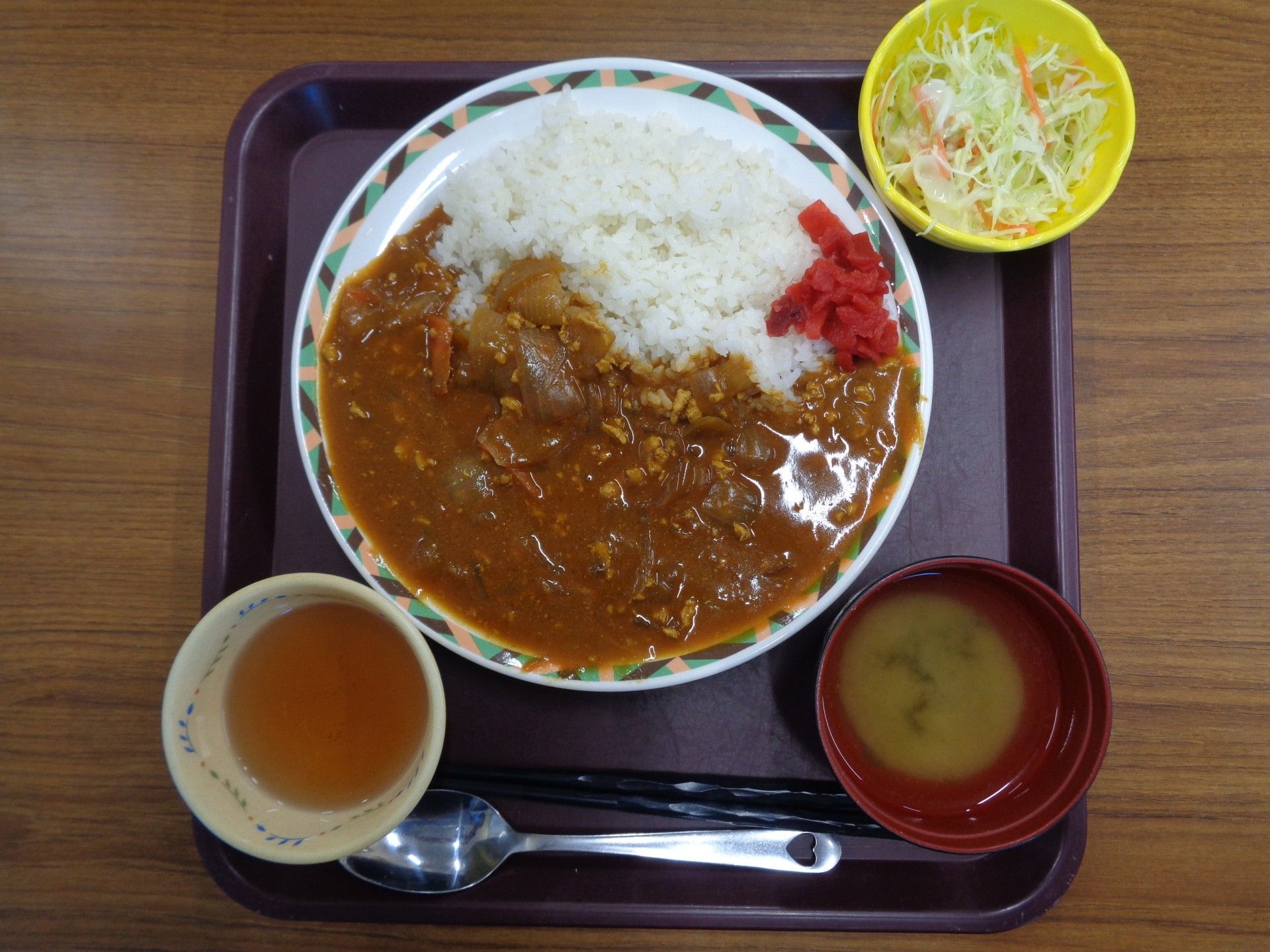 カレーライスの食事セット