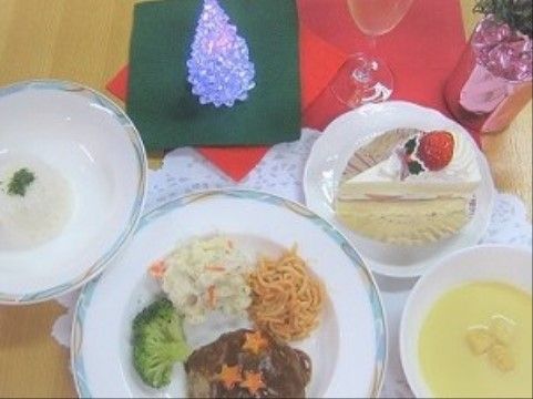 「アンダンテ神栖」のお食事。栄養バランスや、色合いを備えたお食事になっている。