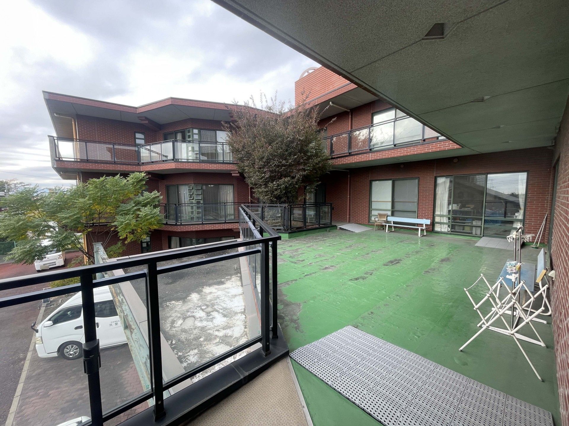 広いバルコニー