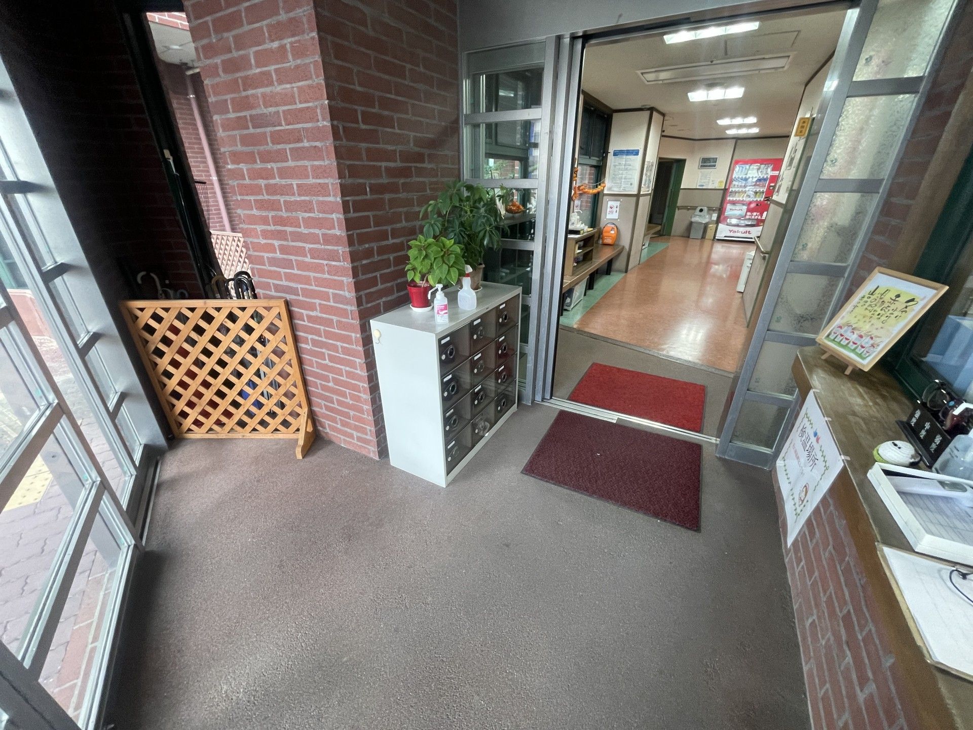 明るいエントランス