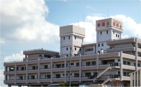 多階層の建物外観