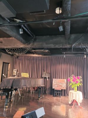 カフェの音楽イベント