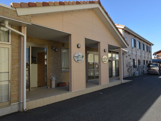 施設入り口外観