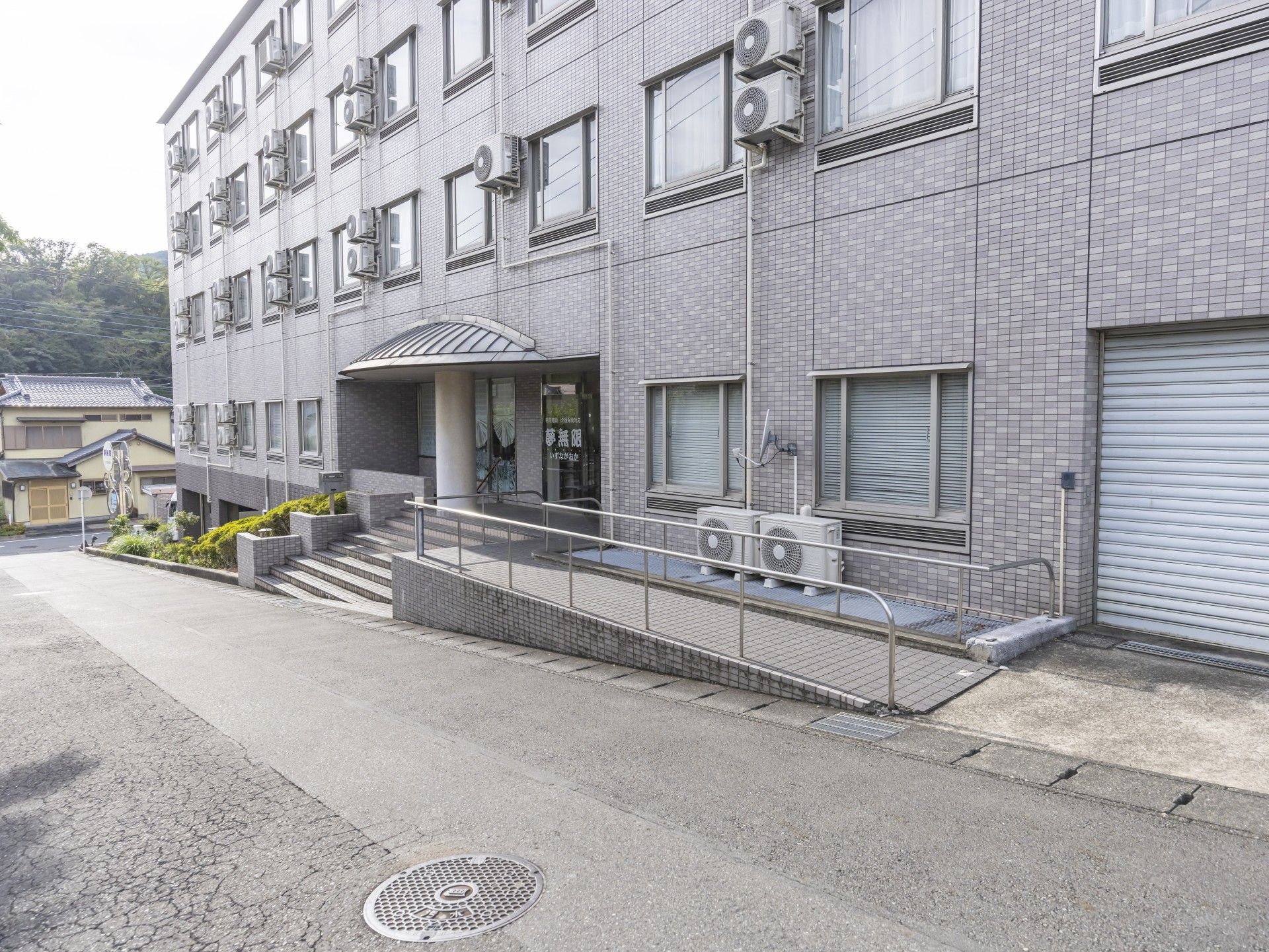バリアフリーの入口施設