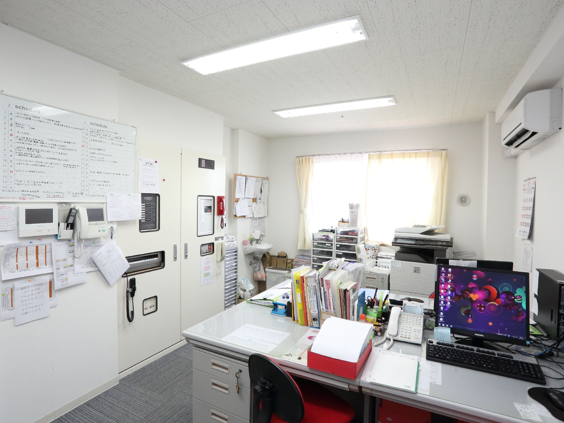 施設では身体介護や生活援助など、それぞれのニーズに常駐するスタッフが対応しており、安心して快適に暮らせるよう配慮されている。