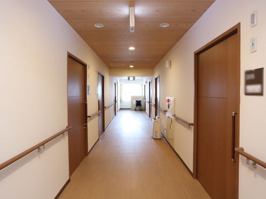 ひろびろとした廊下