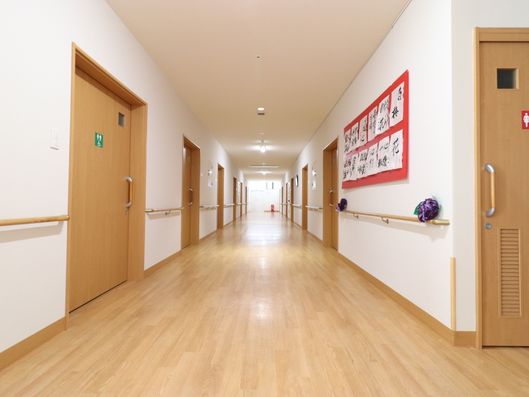 広いスペースの通路