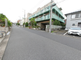 静かな住宅街にある施設外観