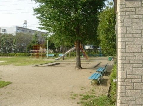 「エルダーホーム馬橋」の周辺の公園。自然公園で、のんびり過ごすのも良い。