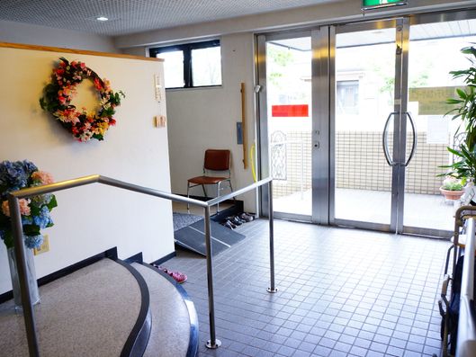 利用者に配慮したエントランス