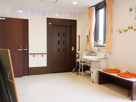 エレベーター前