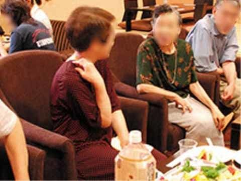 「寿らいふアクアヴィラ香椎浜」入居者様の交流風景。当施設は、アットホームな環境ということもあり、すぐに仲良くなれる環境です。