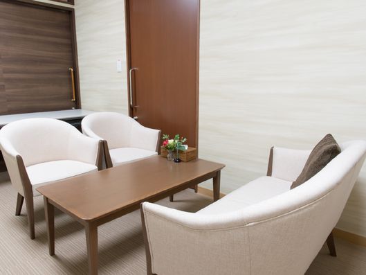 落ち着いた空間のソファセット