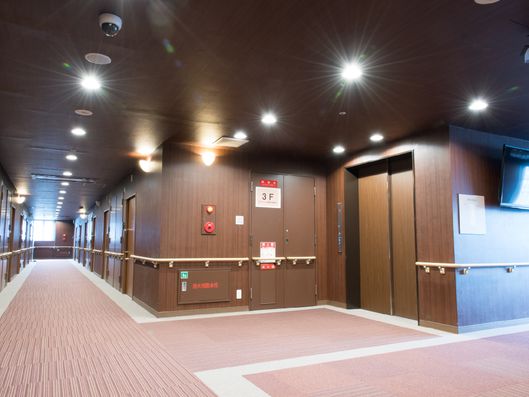 広々とした廊下