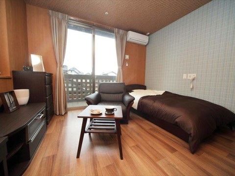 「グランメゾン迎賓館福岡伊都」居室。ご自身で愛用している寝具や家具等をお持ちください。
