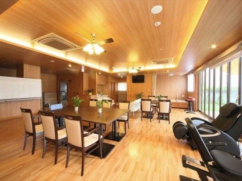 「グランメゾン迎賓館福岡伊都」デイサービスルーム。入居者様同士で交流を深められます。