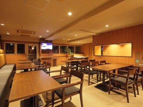 落ち着いた雰囲気の食堂