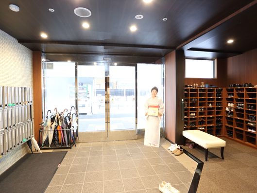 広々とした玄関