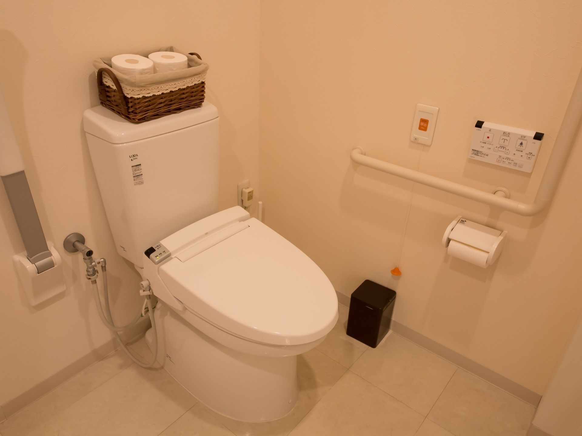 トイレは高齢者でも楽に使うことができる