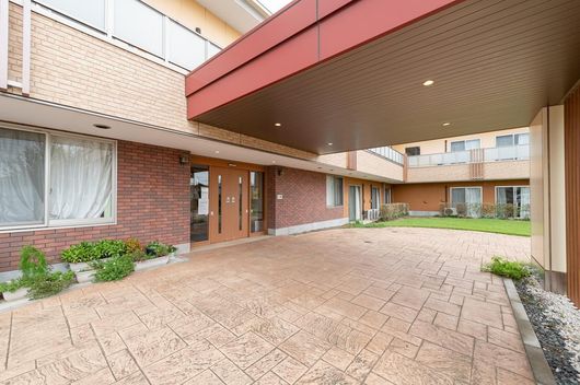 外観エントランス