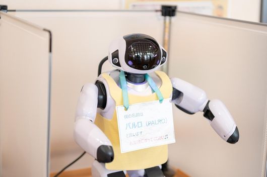 コミュニケーションロボッ ト