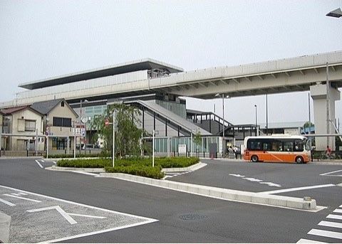 施設の最寄り駅は、徒歩15分圏内にある。交通アクセスがよく、ご家族の訪問や出かける際に利用でき便利である。