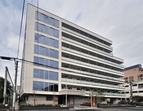 認知症の方にもご利用いただける心身の状況に沿った介護ケアを、ベテランスタッフが24時間体制で提供する。