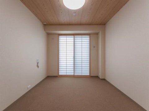 シンプルな洋室空間